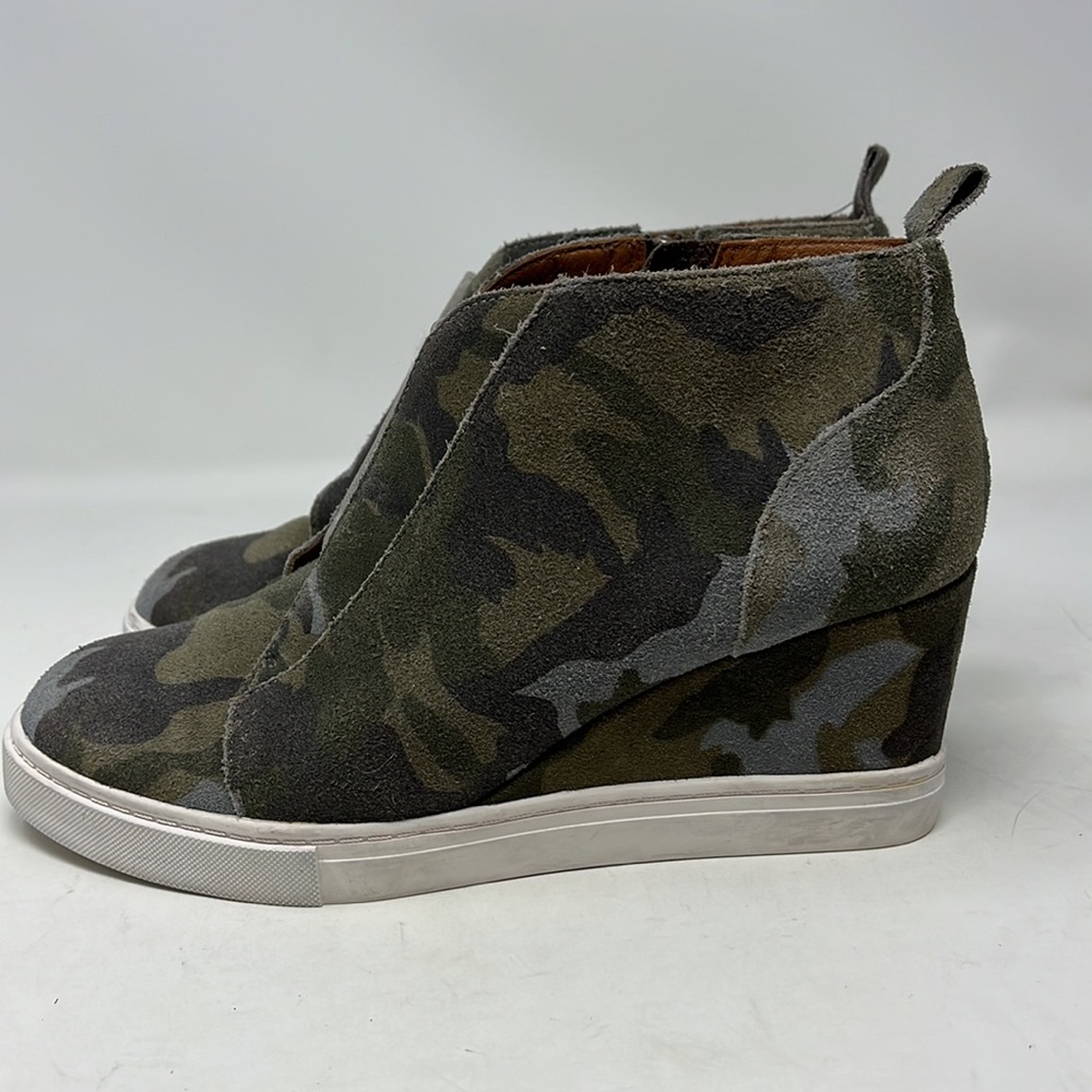LINEA PAOLO Felicia Suede Wedge Camo Shoe Bootie Sneaker Size 5.5